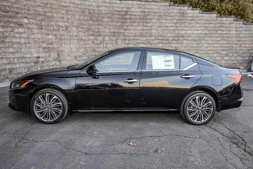 2025 Nissan Altima SL