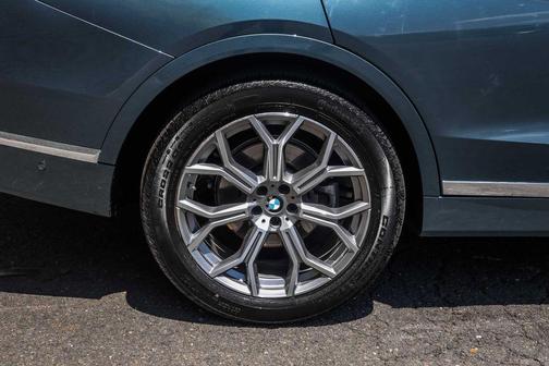 Blue Ridge Mountain Metallic 2024 BMW X7 xDrive40i