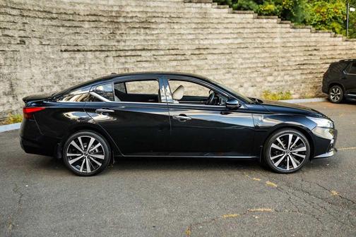 2022 Nissan Altima 2.5 Platinum