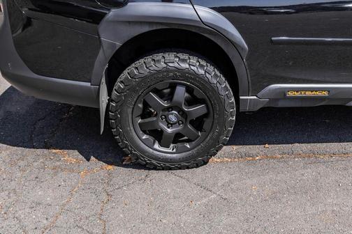 Crystal Black Silica 2024 Subaru Outback Wilderness