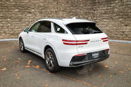 2026 Genesis GV70 2.5T Advanced