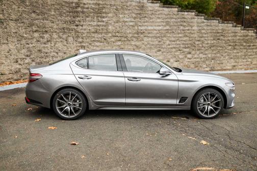 2026 Genesis G70 2.5T Standard