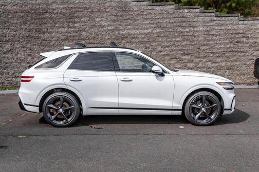 Uyuni White 2026 Genesis GV70 2.5T Sport Prestige