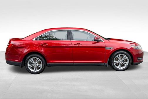 Ruby Red Metallic 2017 Ford Taurus SEL