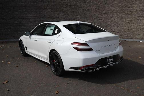 Uyuni White 2026 Genesis G70 3.3T Sport Prestige