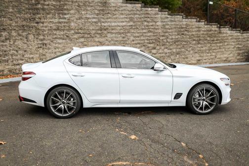 2026 Genesis G70 2.5T Standard