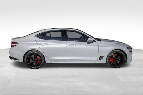 Uyuni White 2026 Genesis G70 3.3T Sport Prestige