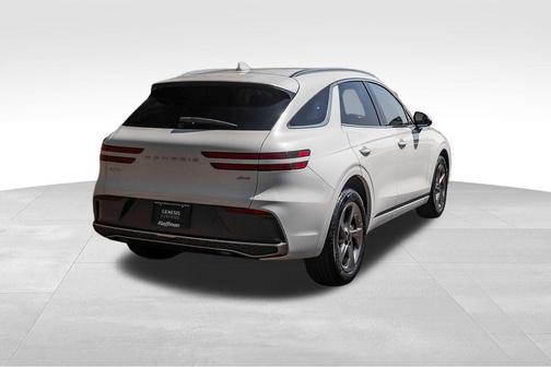 Uyuni White 2026 Genesis GV70 2.5T