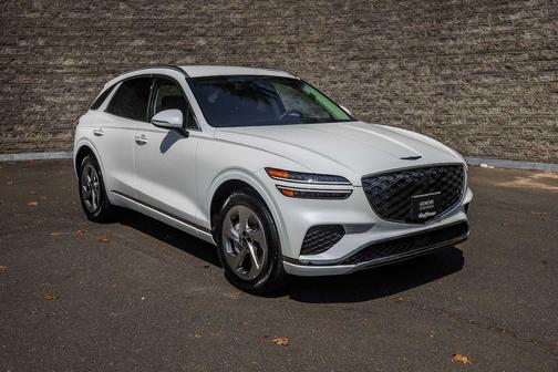 Uyuni White 2026 Genesis GV70 2.5T