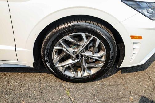 2022 Hyundai SONATA SEL