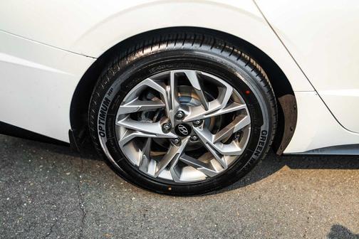 2022 Hyundai SONATA SEL