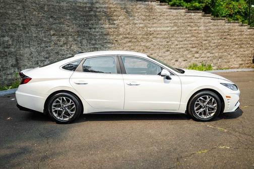 2022 Hyundai SONATA SEL