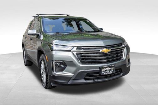 Silver Sage Metallic 2022 Chevrolet Traverse LT Leather