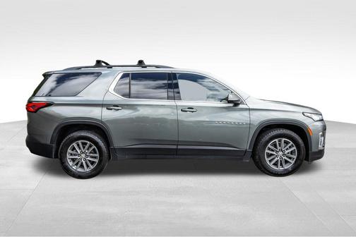 Silver Sage Metallic 2022 Chevrolet Traverse LT Leather