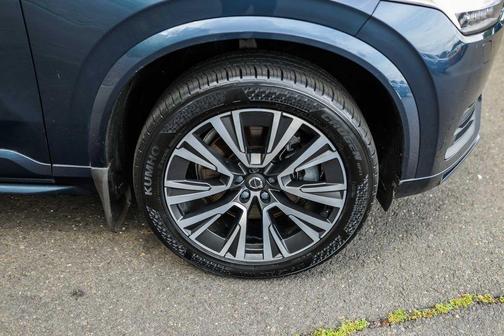 2021 Volvo XC90 T6 Momentum 7 Passenger