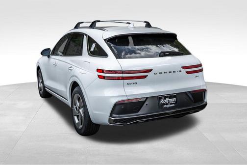 Uyuni White 2026 Genesis GV70