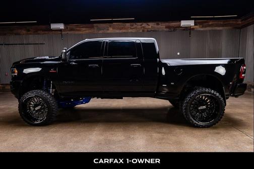 Diamond Black Crystal Pearlcoat 2024 RAM 3500 Laramie Mega Cab 4x4 6'4' Box