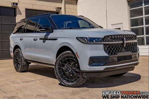 Gray Mist Metallic Tri-Coat 2025 Lincoln Navigator Reserve
