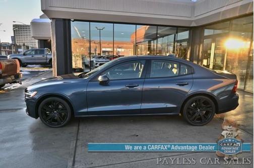 2024 Volvo S60 B5 Ultimate Dark Theme