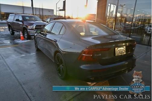 2024 Volvo S60 B5 Ultimate Dark Theme