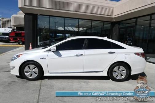 Diamond White Pearl 2015 Hyundai SONATA Hybrid Base