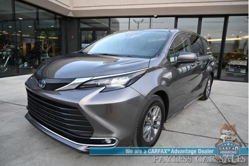 2024 Toyota Sienna XLE