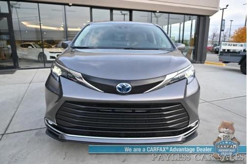 2024 Toyota Sienna XLE