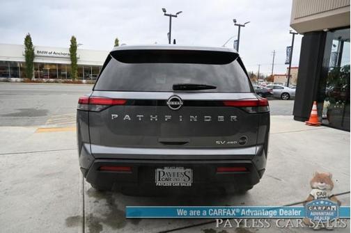 2024 Nissan Pathfinder SV