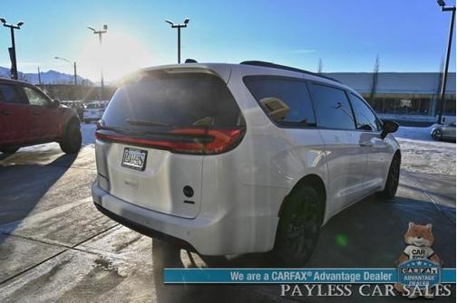 2024 Chrysler Pacifica Touring-L