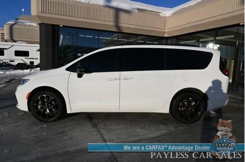 2024 Chrysler Pacifica Touring-L