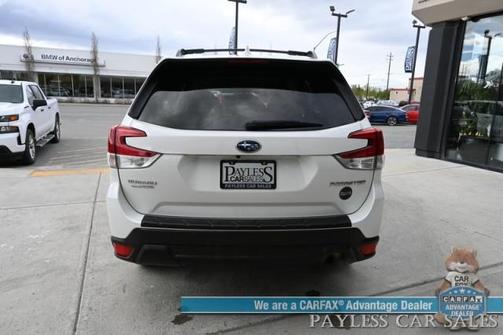 Crystal White Pearl 2019 Subaru Forester Premium