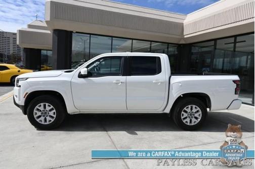 Glacier White 2024 Nissan Frontier SV