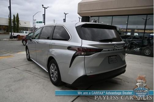 Celestial Silver Metallic 2023 Toyota Sienna XLE