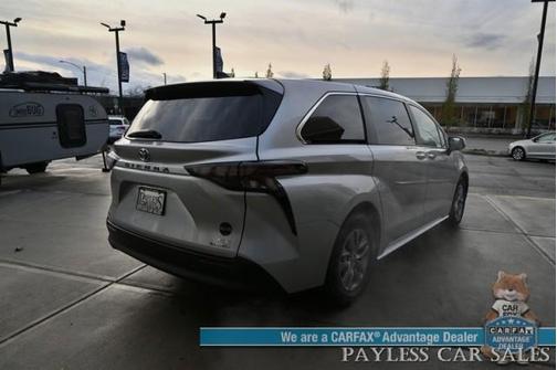 2023 Toyota Sienna XLE