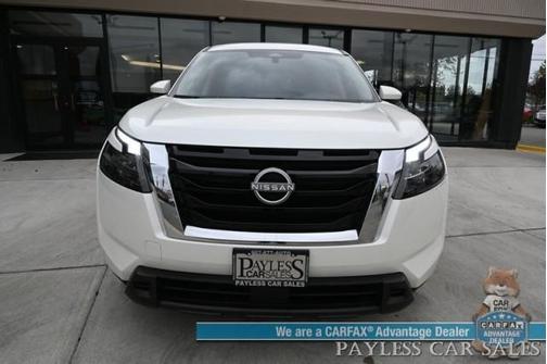 2024 Nissan Pathfinder SV