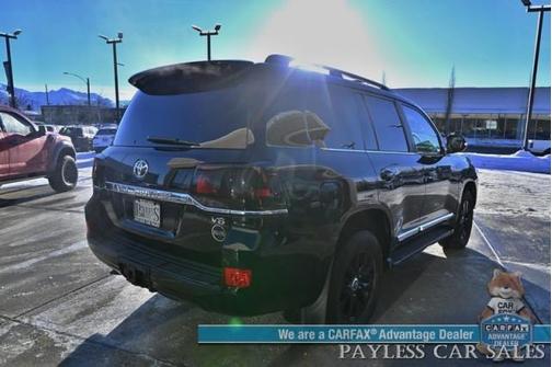 2017 Toyota Land Cruiser V8