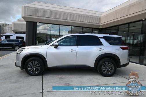 2024 Nissan Pathfinder SV
