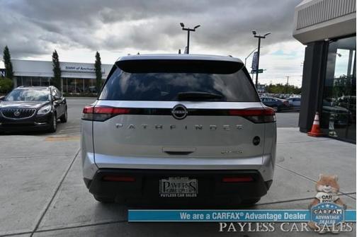 2024 Nissan Pathfinder SV