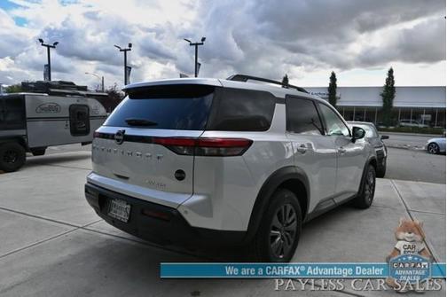 2024 Nissan Pathfinder SV