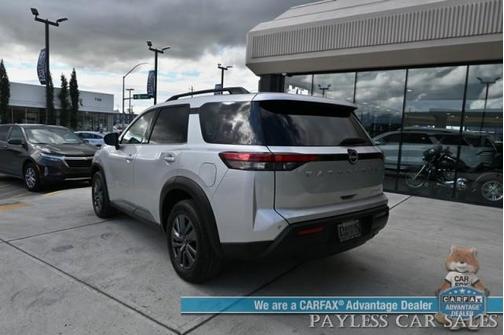2024 Nissan Pathfinder SV
