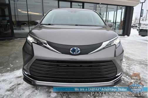 2023 Toyota Sienna XLE
