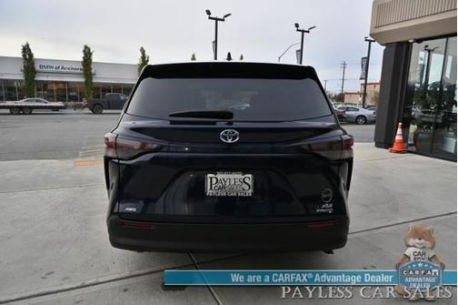 2023 Toyota Sienna XLE