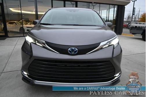 2023 Toyota Sienna XLE