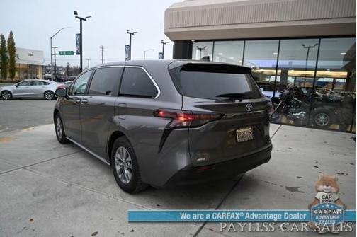 2023 Toyota Sienna XLE