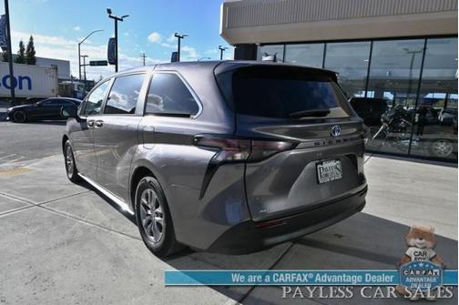 2023 Toyota Sienna XLE