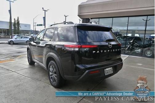 2024 Nissan Pathfinder SV