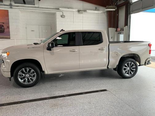 White Sands 2026 Chevrolet Silverado 1500 RST