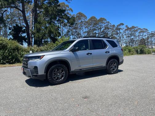 Solar Silver Metallic 2026 Honda Pilot TrailSport