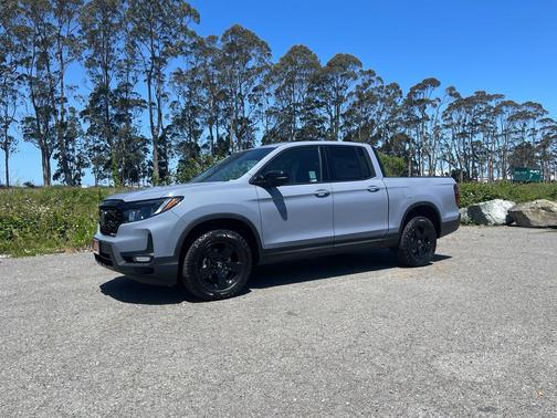 Sonic Gray Pearl 2026 Honda Ridgeline Black Edition