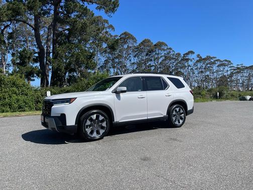 Platinum White Pearl 2026 Honda Pilot Elite